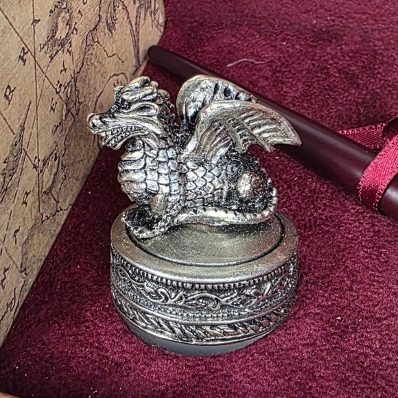 Dallaiti Calligraphy Set With Inkwell and Nibs NEW - Picture 5 of 12